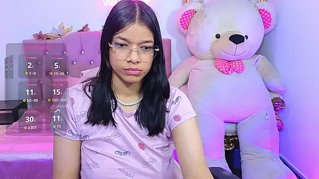 Snapshot of Emilly_tay chatting on 13, 1, 2025 Emilly tay online show from 13, 1, 2025