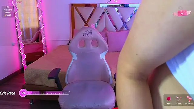 Snapshot of Emilly_tay chatting on 19, 1, 2025 Emilly tay online show from 19, 1, 2025