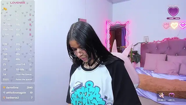 Snapshot of Emilly_tay chatting on 14, 2, 2025 Emilly tay online show from 14, 2, 2025