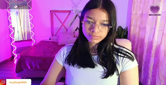 Snapshot of Emilly_tay chatting on 25, 2, 2025 Emilly tay online show from 25, 2, 2025