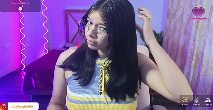 Snapshot of Emilly_tay chatting on 1, 3, 2025 Emilly tay online show from 1, 3, 2025