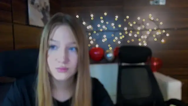 playful sophie online show from 3, 3, 2025