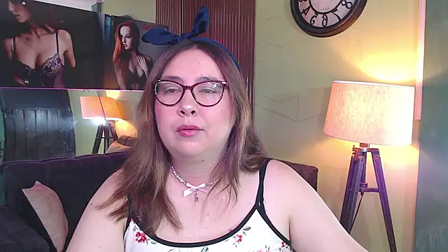 chloe prg online show from 18, 9, 2025