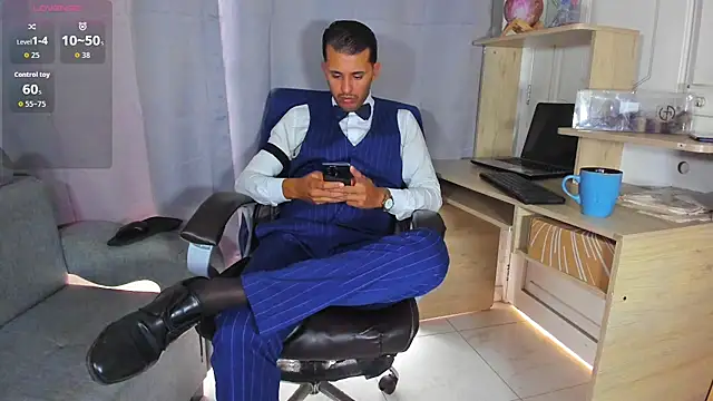 Hideintheoffice online show from 27, 4, 2026