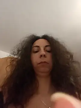Snapshot of naughty69curls chatting on 19, 4, 2026 naughty69curls online show from 19, 4, 2026