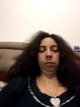 Snapshot of naughty69curls chatting on 17, 5, 2026 naughty69curls online show from 17, 5, 2026