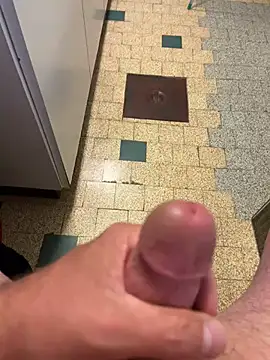 Snapshot of mikiss789 chatting on 11, 10, 2025 mikiss789 online show from 11, 10, 2025