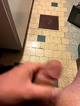 Snapshot of mikiss789 chatting on 5, 11, 2025 mikiss789 online show from 5, 11, 2025