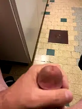 Snapshot of mikiss789 chatting on 8, 11, 2025 mikiss789 online show from 8, 11, 2025