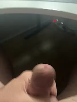 Snapshot of mikiss789 chatting on 28, 11, 2025 mikiss789 online show from 28, 11, 2025