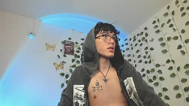 Snapshot of skinny_dann chatting on 11, 2, 2025 skinny dann online show from 11, 2, 2025