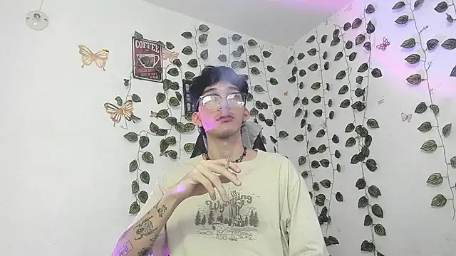 Snapshot of skinny_dann chatting on 19, 3, 2025 skinny dann online show from 19, 3, 2025