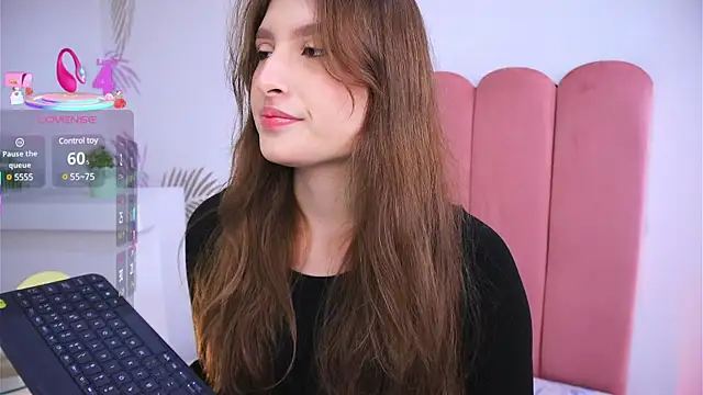 Daisha Riley online show from 3, 3, 2025