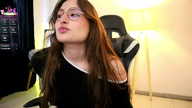 Daisha Riley online show from 7, 10, 2025