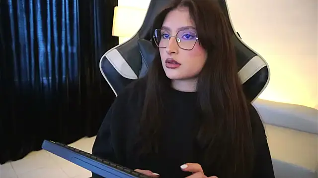 Daisha Riley online show from 10, 4, 2026