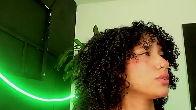 CintiaWalker online show from 8, 4, 2026