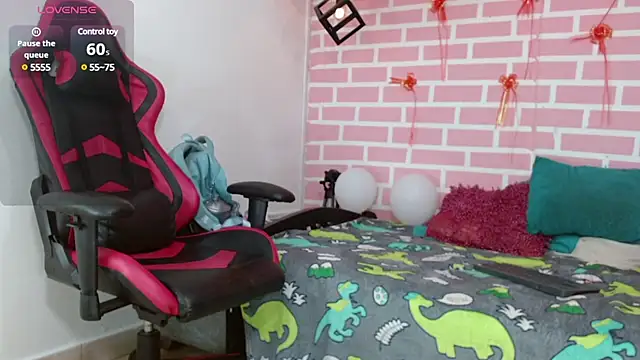 dani-lue online show from 15, 2, 2025