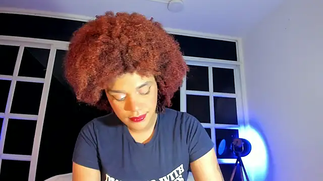 Snapshot of loladupont chatting on 19, 7, 2026 loladupont online show from 19, 7, 2026