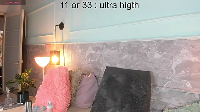 Snapshot of Little_lili19 chatting on 24, 4, 2026 Little lili19 online show from 24, 4, 2026
