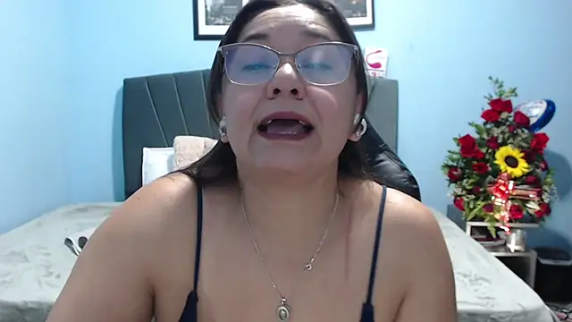 Snapshot of AngelRouss chatting on 21, 5, 2026 AngelRouss online show from 21, 5, 2026