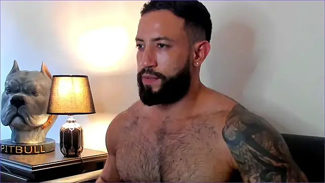 Snapshot of BradLeon_ chatting on 14, 10, 2025 BradLeon online show from 14, 10, 2025