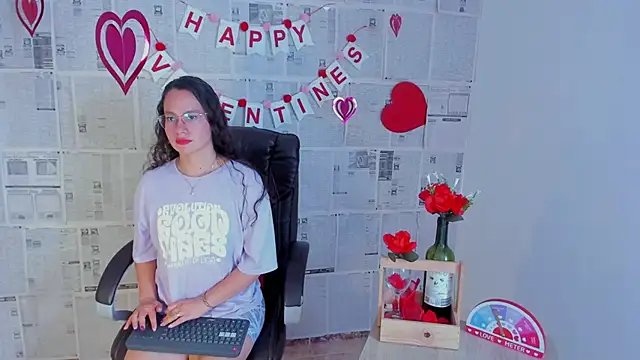 emmaTorres1 online show from 12, 2, 2025