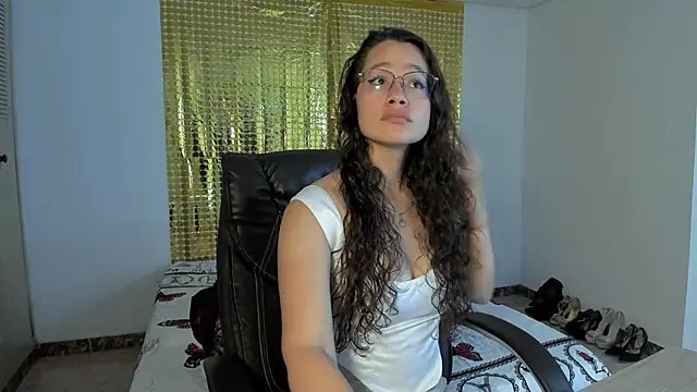 emmaTorres1 online show from 16, 3, 2025