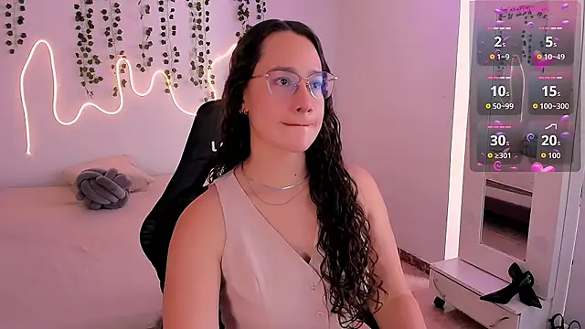 emmaTorres1 online show from 15, 10, 2025