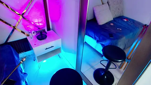 Snapshot of Iliy__ chatting on 5, 1, 2026 Iliy online show from 5, 1, 2026