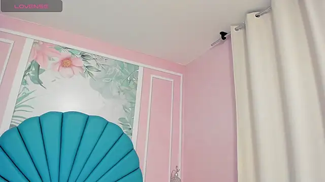 Daphne Fox  online show from 30, 1, 2025