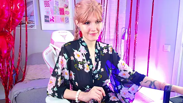 NellieLoyns online show from 18, 2, 2025