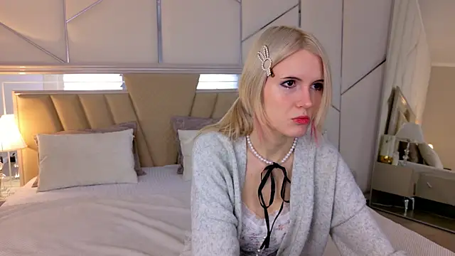 NellieLoyns online show from 6, 3, 2025