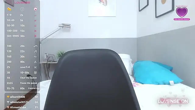 MommyHelpsmee online show from 30, 1, 2025