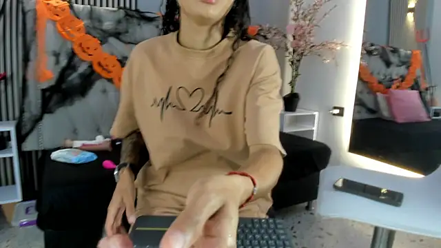 GysellHanson online show from 31, 10, 2025