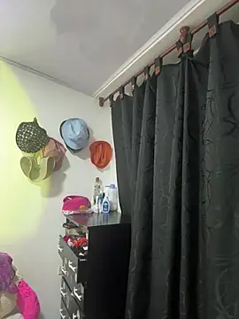 Snapshot of BlueStoneX chatting on 27, 12, 2024 BlueStoneX online show from 27, 12, 2024