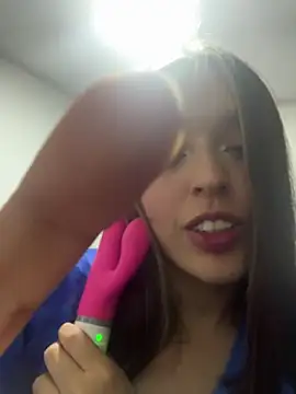 Snapshot of BlueStoneX chatting on 1, 1, 2025 BlueStoneX online show from 1, 1, 2025