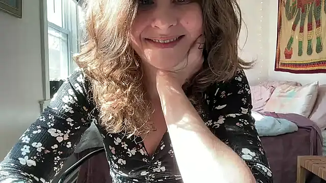 Snapshot of leahsparkles chatting on 23, 2, 2025 leahsparkles online show from 23, 2, 2025