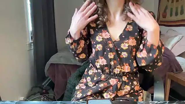 Snapshot of leahsparkles chatting on 14, 3, 2025 leahsparkles online show from 14, 3, 2025