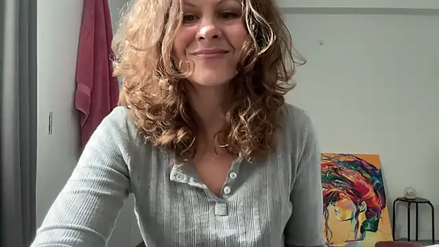 Snapshot of leahsparkles chatting on 11, 10, 2025 leahsparkles online show from 11, 10, 2025