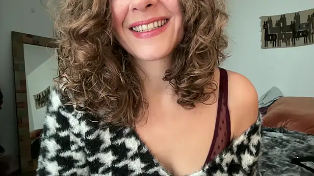 Snapshot of leahsparkles chatting on 3, 11, 2025 leahsparkles online show from 3, 11, 2025