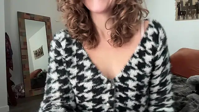 Snapshot of leahsparkles chatting on 24, 11, 2025 leahsparkles online show from 24, 11, 2025