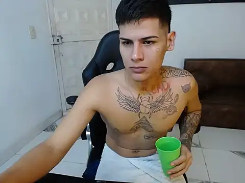 Clyde019 online show from 22, 12, 2024