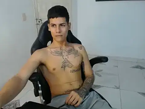 Clyde019 online show from 3, 2, 2025