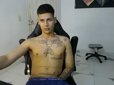 Clyde019 online show from 8, 2, 2025