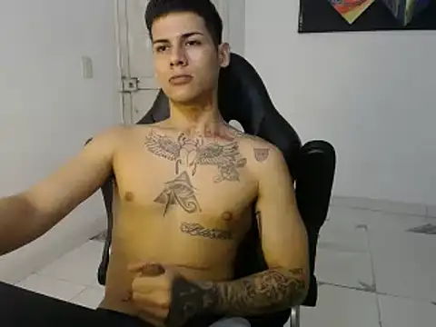 Clyde019 online show from 19, 2, 2025