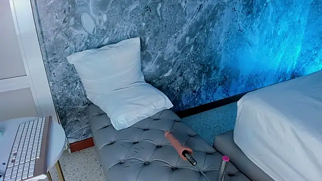 LucyLovelyy online show from 15, 3, 2025