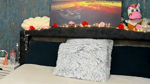 EmaLowe online show from 16, 3, 2025