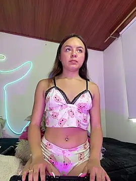 Snapshot of Valen_sr_ chatting on 28, 12, 2024 Valen sr online show from 28, 12, 2024