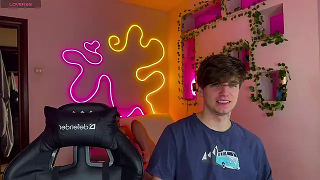 RobertAndLinela online show from 28, 2, 2025