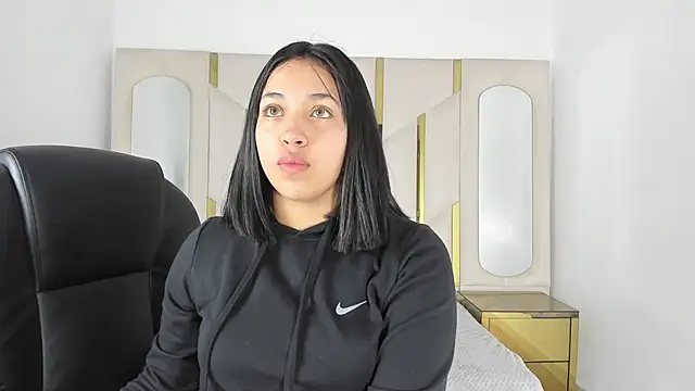 IsabellRodriguez18 online show from 17, 9, 2025